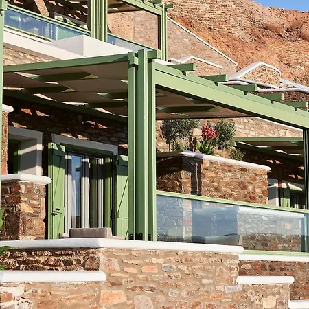 Emgard Aparthotel 2*