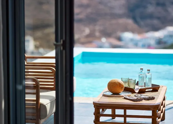 מלון דירות Emgard 4*