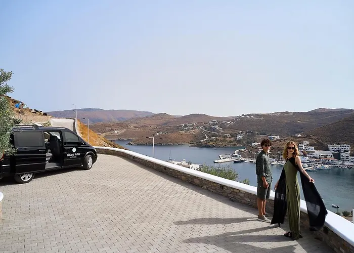 Emgard מלון דירות 4*