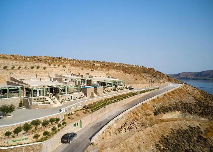 Emgard מלון דירות