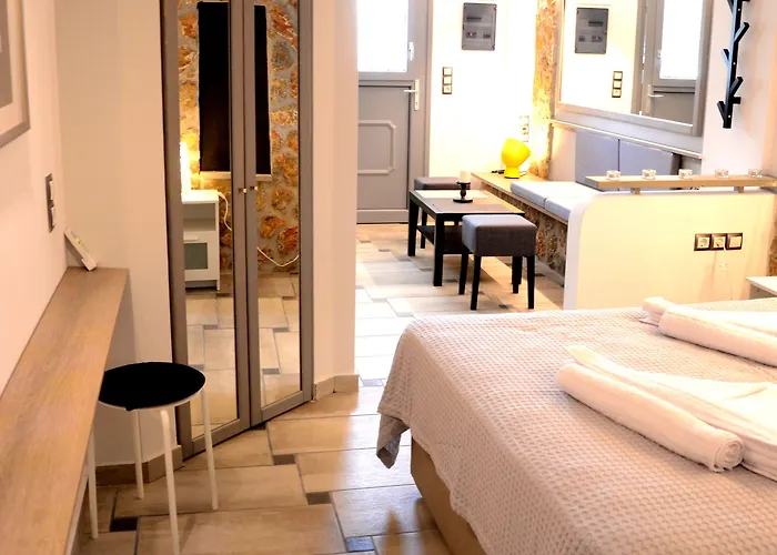 Emgard מלון דירות 4*