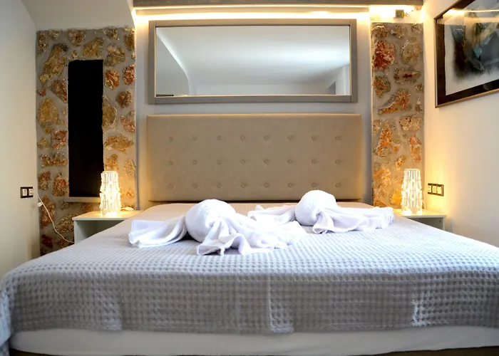 Emgard מלון דירות 4*