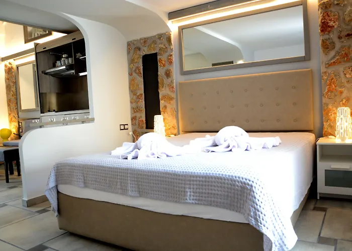 מלון דירות Emgard 4*