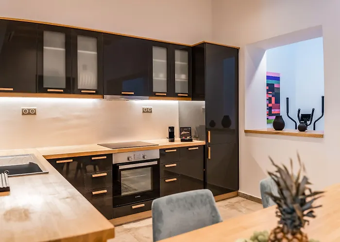 Emgard מלון דירות קיתנוס